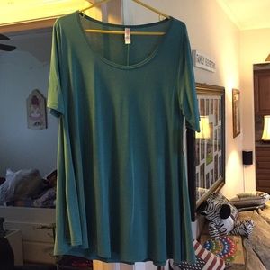 Lularoe size medium green perfect T. Brand new